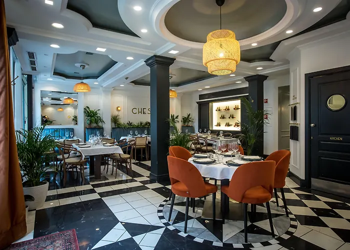 Queen'S Court & ResidenceHotel Stelle